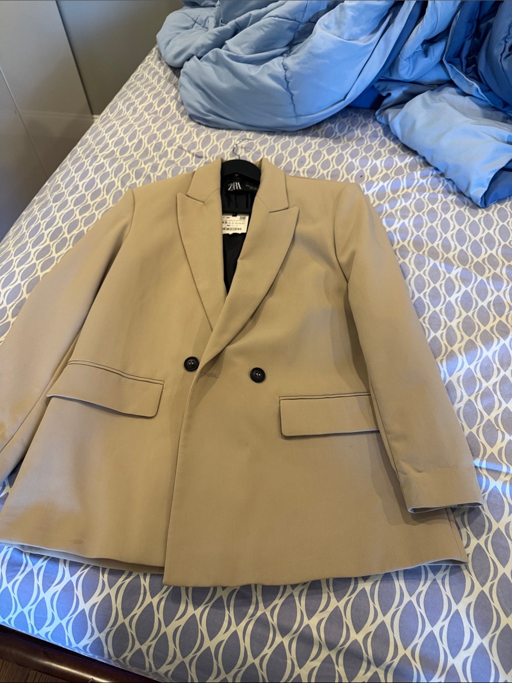 Zara Men's Double-Breasted Trench Coat in Beige